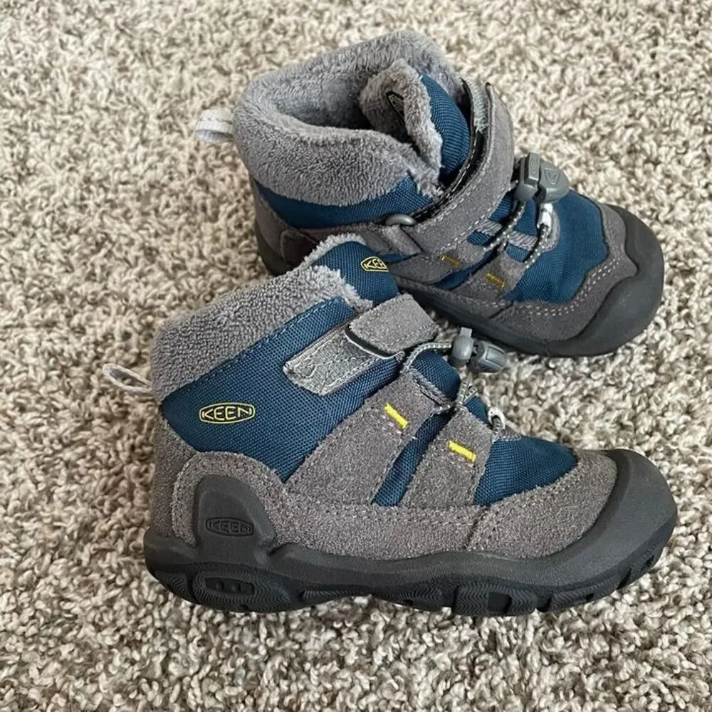 Size 9 / Toddler Boy KEEN Boots